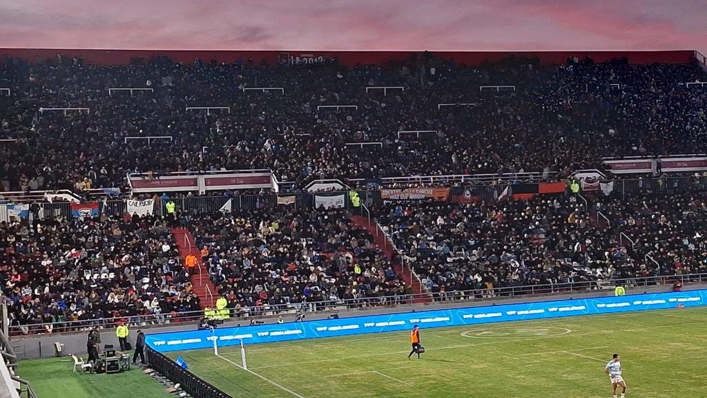 Coparon la tribunas: mucho apoyo de la gente en UNO para Los Pumas