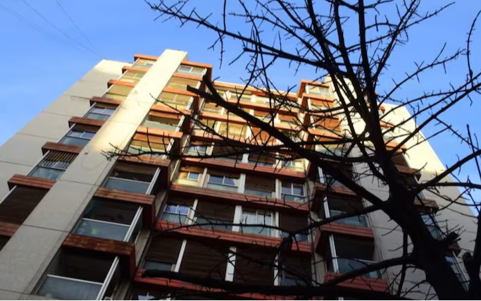 En Córdoba, hallan un cadáver en el ropero de un departamento: qué se sabe hasta ahora