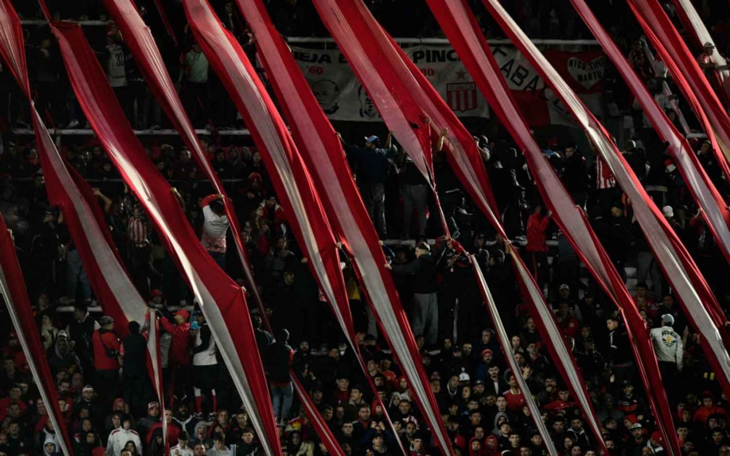 Amenazas y derecho de admisión en la previa de la final Estudiantes vs Vélez por Supercopa Internacional