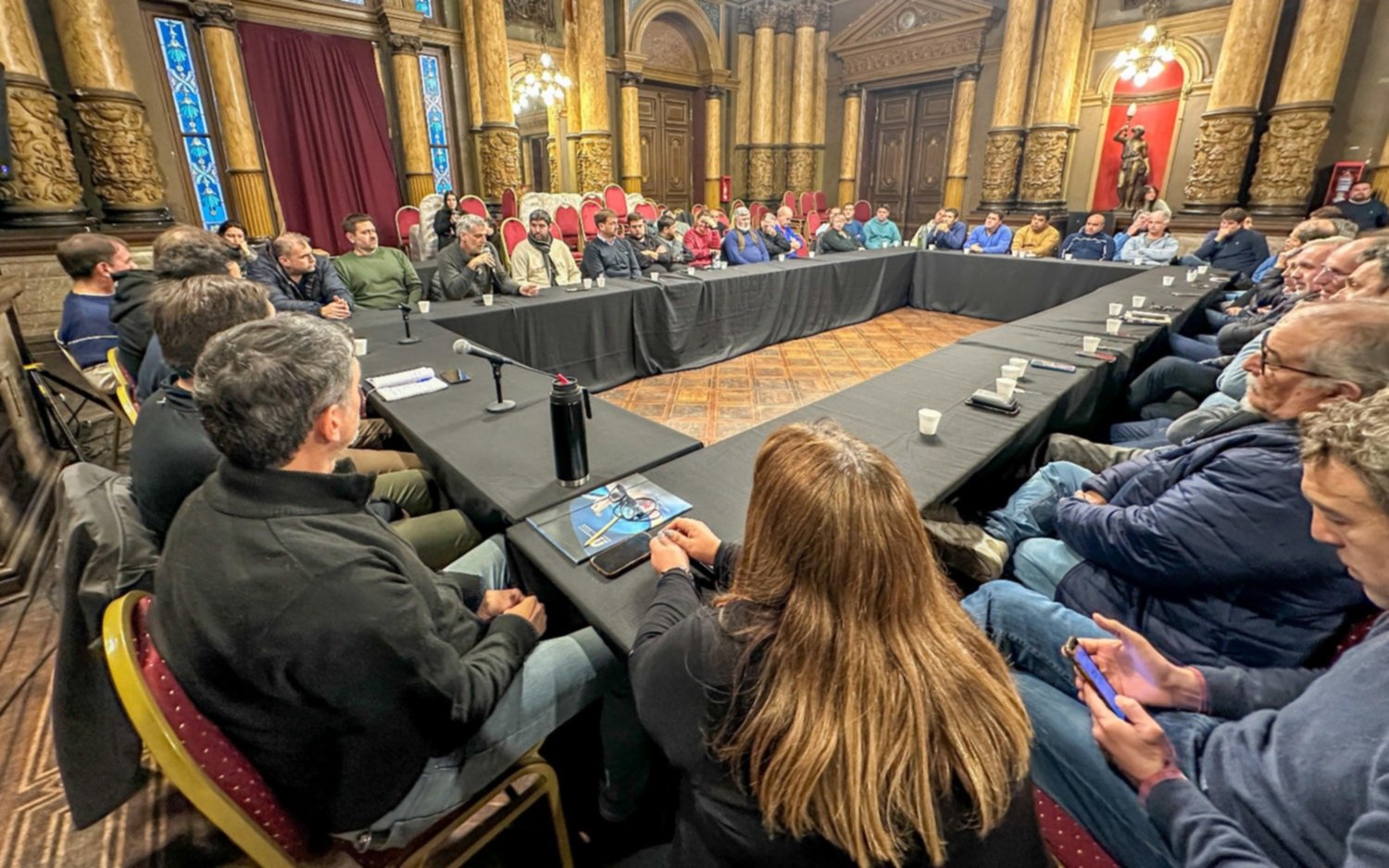 En La Plata, más de 40 instituciones deportivas se reunieron para defender el rol social de los clubes