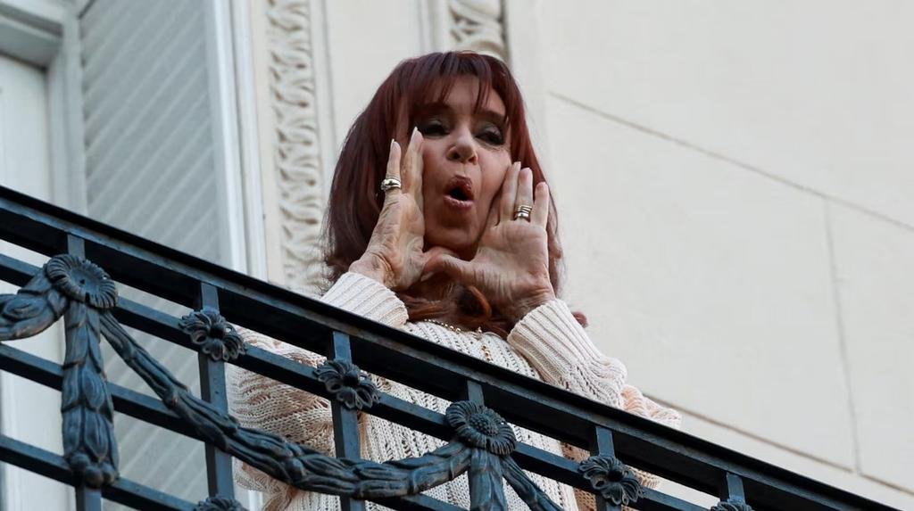 Piden que Cristina cumpla con la prisión domiciliaria en otro lugar