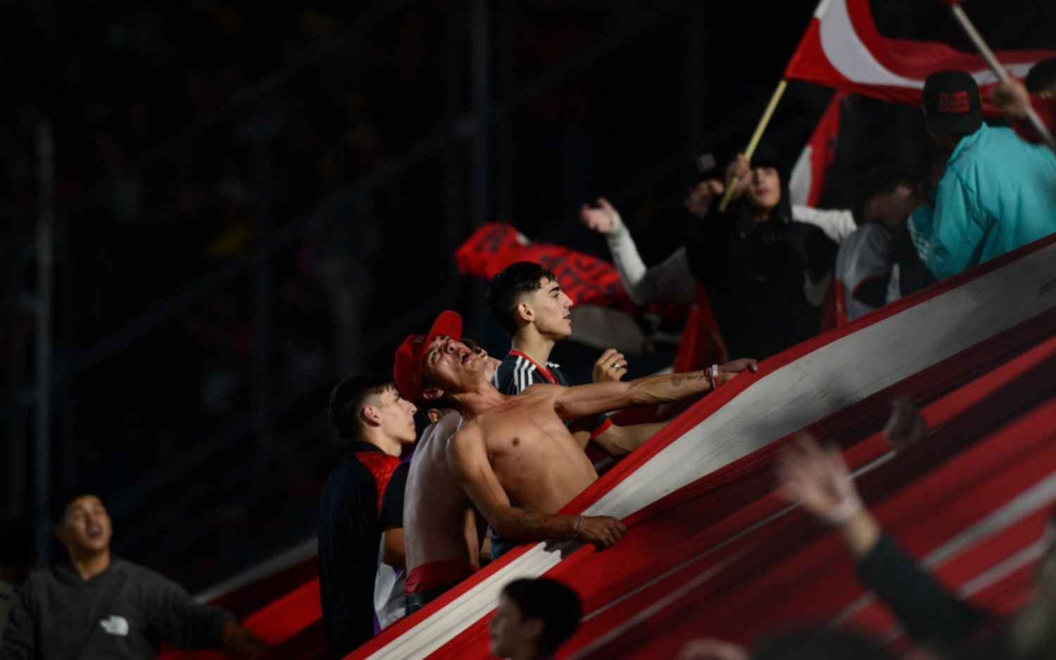 Quién televisa Estudiantes - Vélez: dónde ver por TV y cómo ver online la final de la Supercopa Internacional