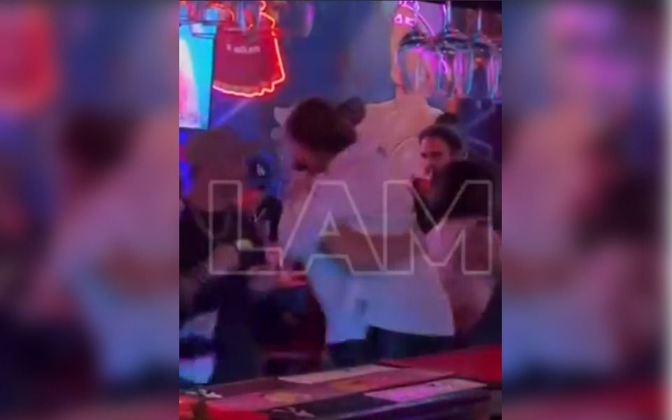 El video de Nico Vázquez y Mercedes Oviedo abrazados y bailando juntos en un bar