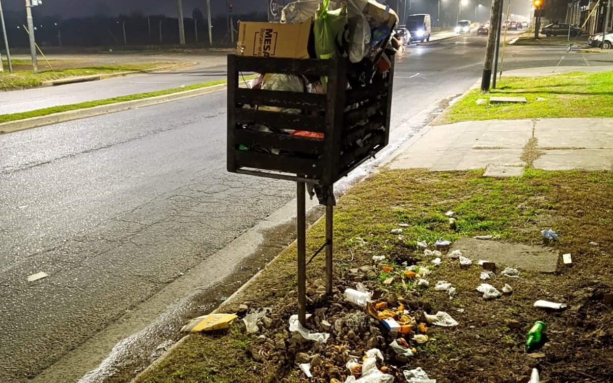 Reclamo de los vecinos de San Carlos por falta de recolección de residuos