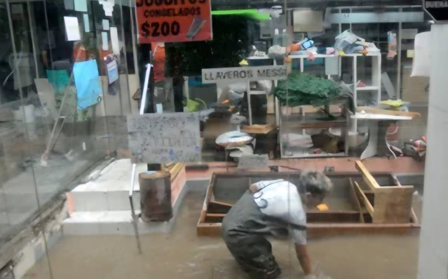 Bahía Blanca: la galería Visión 2000 resurge tras cuatro meses del temporal 
