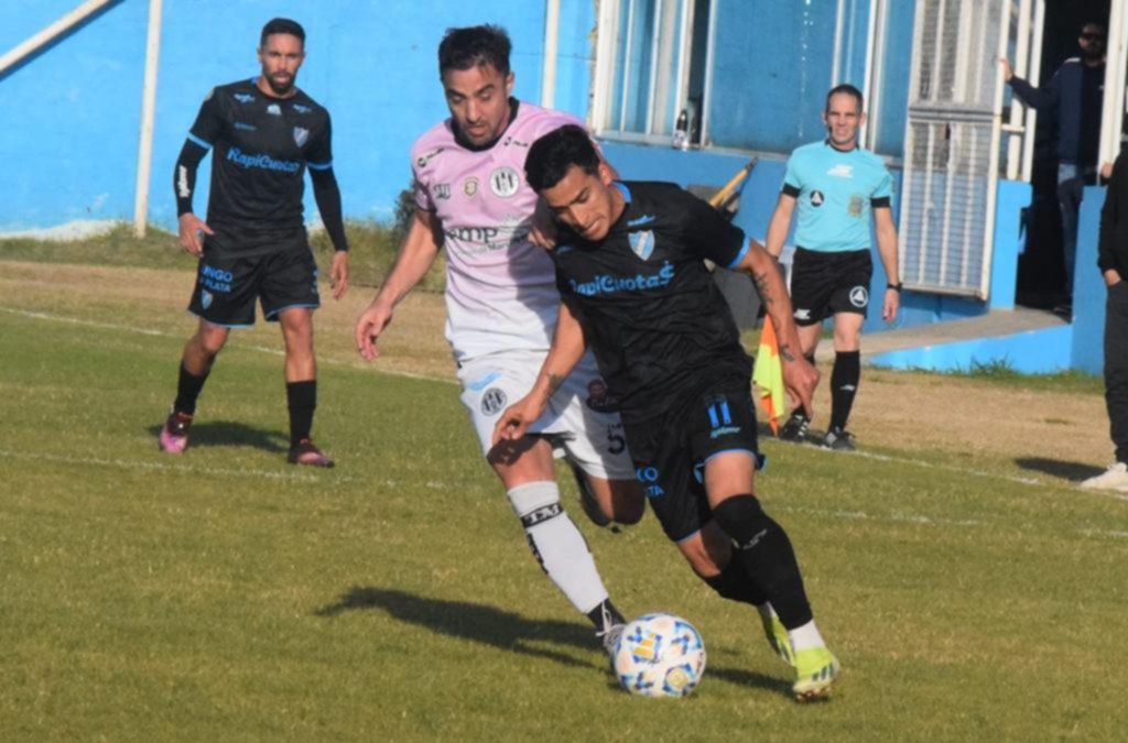 San Carlos empató con Fénix y sigue puntero