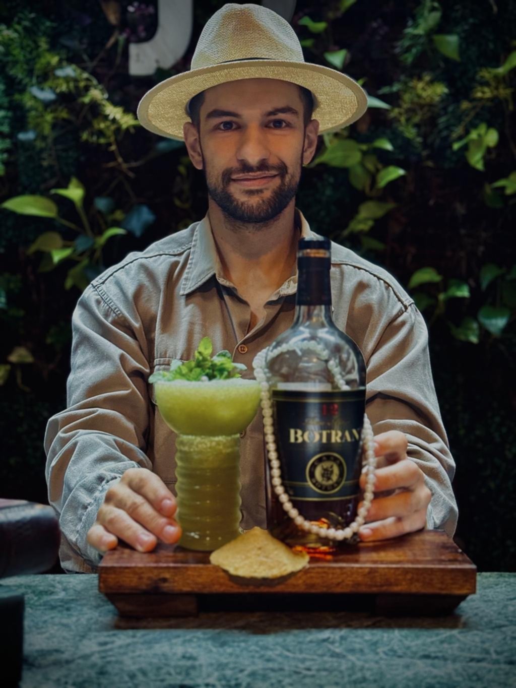 Thomas, un platense rumbo al podio de la coctelería “tiki”