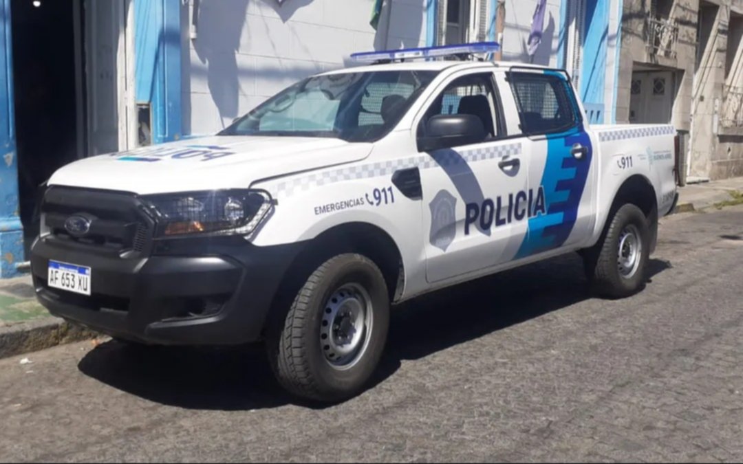 Conmoción en Tolosa por la muerte de un joven: lo hallaron sin vida en el patio de su casa