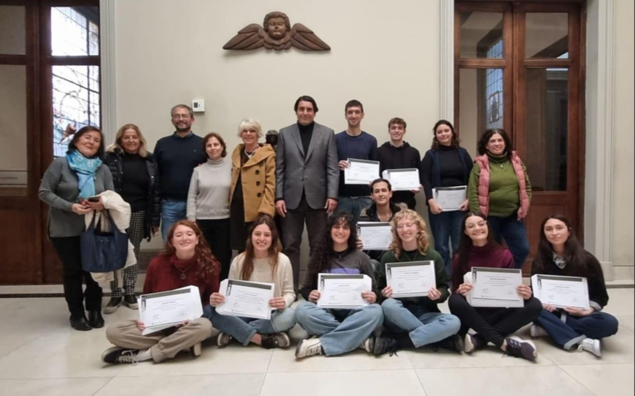 La Fundación Museo de La Plata entregó las becas 2025 a estudiantes de la UNLP