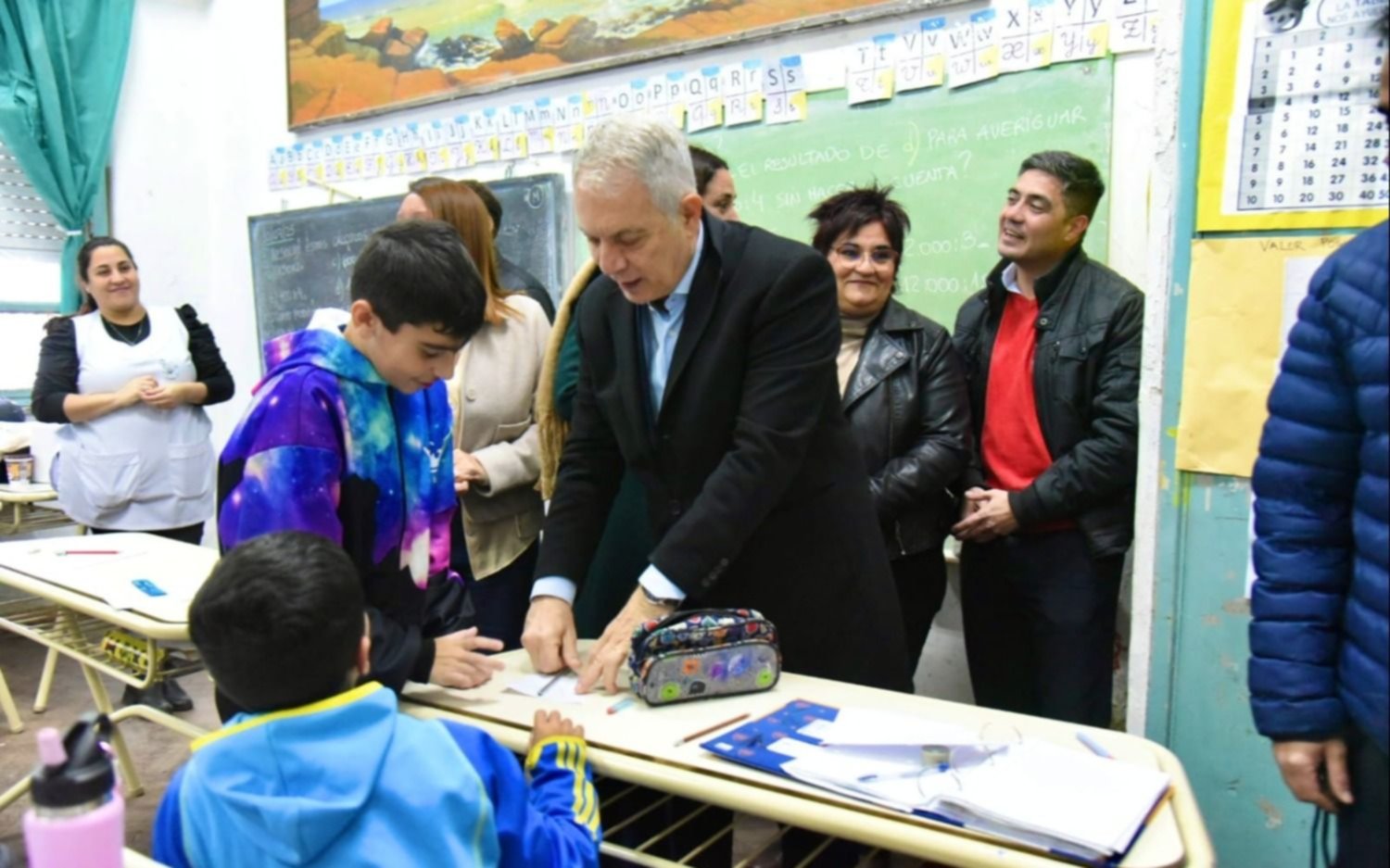 Refuerzan el equipamiento de una escuela centenaria de La Plata