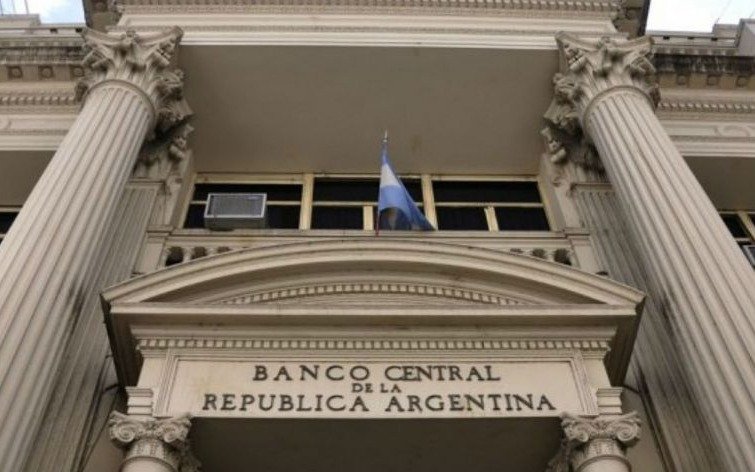Las reservas del Banco Central perforan los 39 mil millones por los compromisos de deuda
