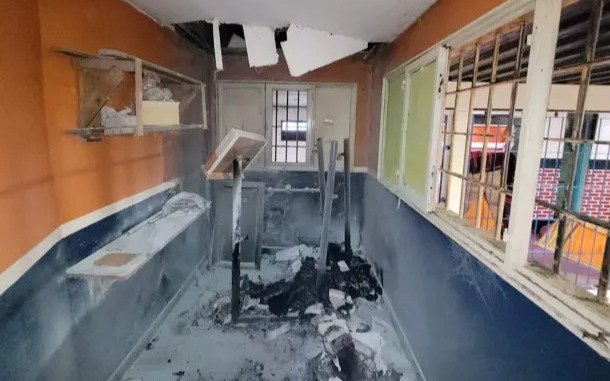 Intento de motín en la cárcel de Florencio Varela: más de 500 disparos y destrozos