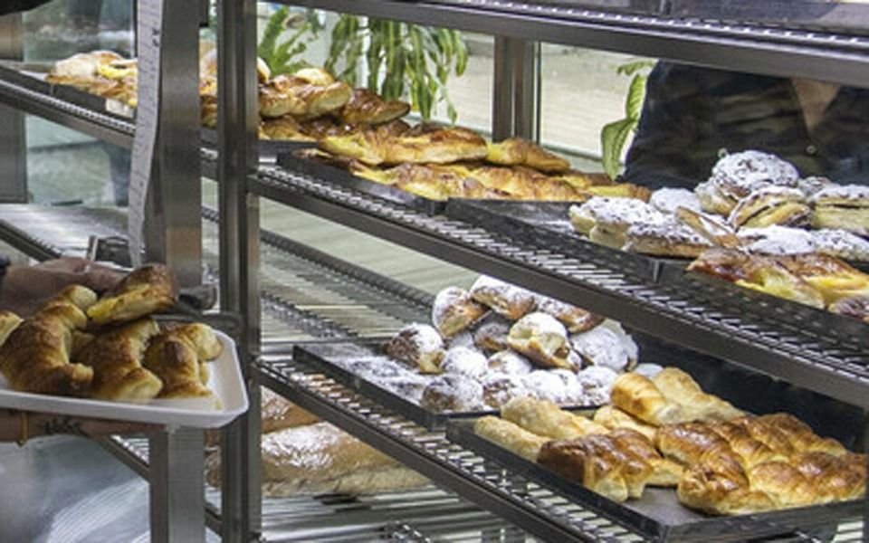 ¿Comer facturas será un lujo? Afirman que la docena debería valer $25.000 para ser rentable