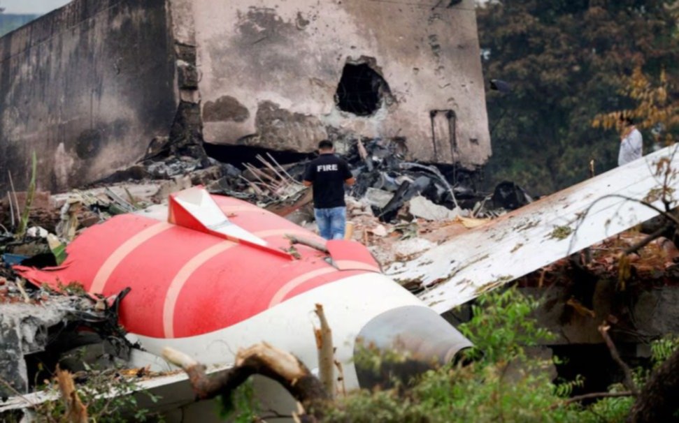 Tragedia de Air India con 260 muertos: revelan que el avión tuvo un corte de suministro de combustible