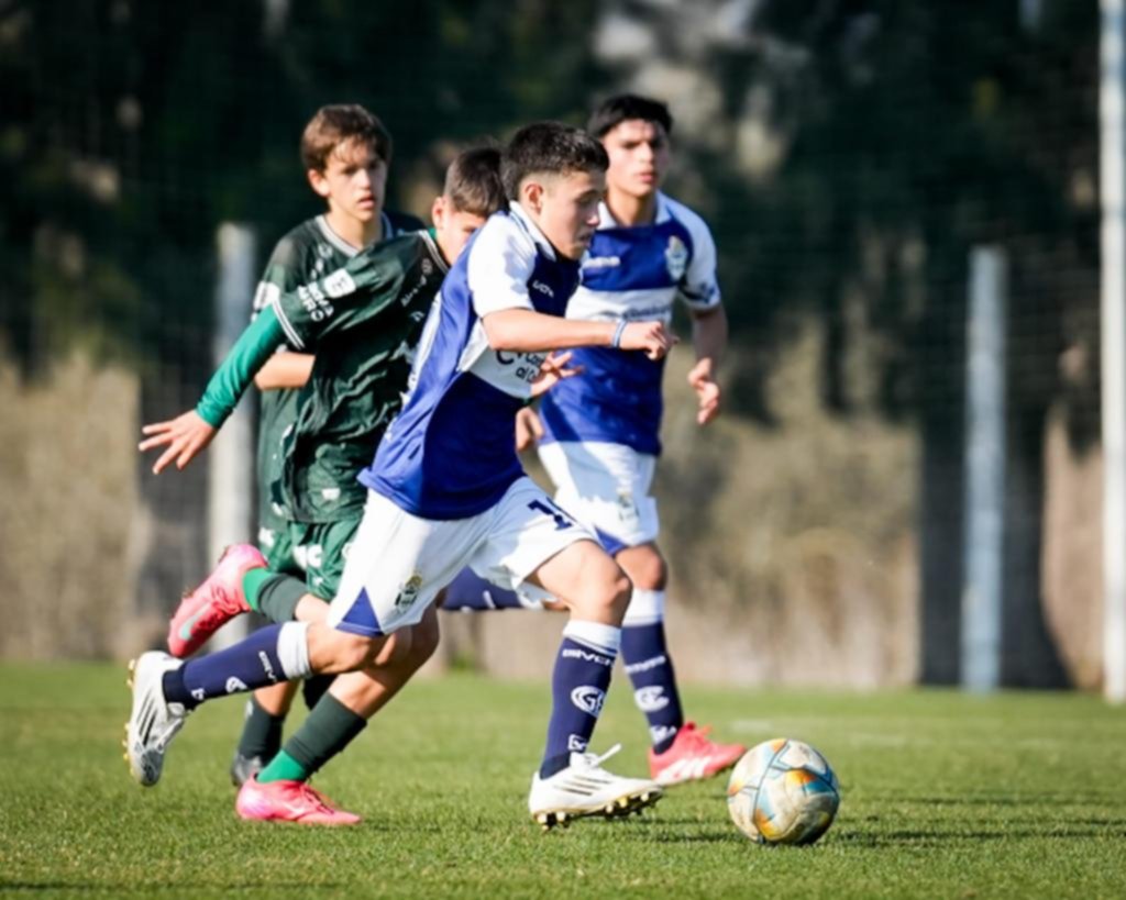 Los juveniles sumaron 14 puntos ante Sarmiento