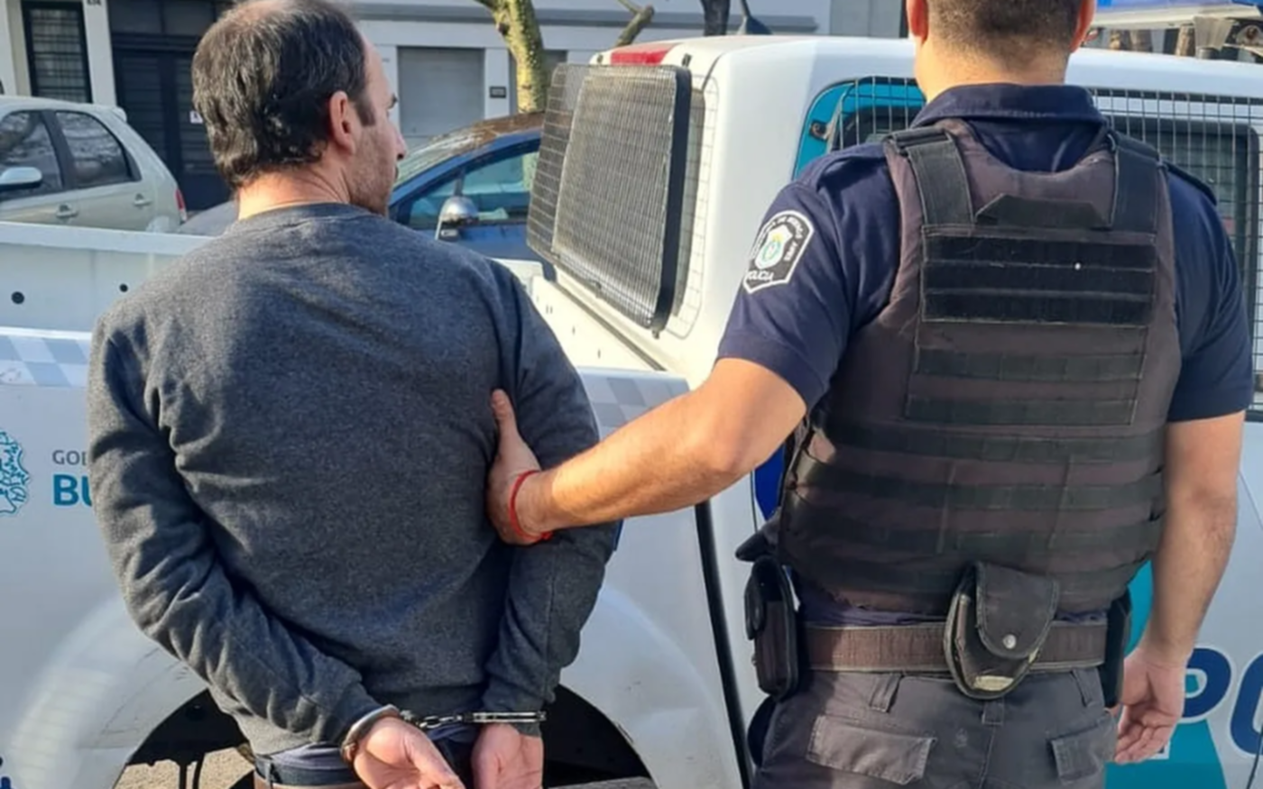 Detienen a un policía en La Plata: dormido al volante y alcoholizado, intentó darse a la fuga