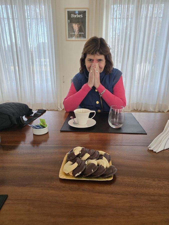 Desayuno con Bullrich en medio de la interna y rumores que crecen