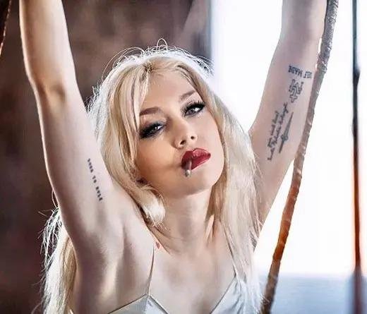 Militta Bora vende una guitarra: ¿no tiene plata?