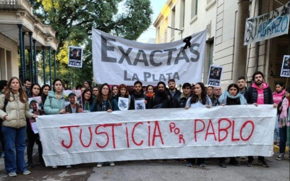 Marchan en La Plata para reclamar justicia por el asesinato de Pablo Mieres