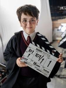 Ruedan la nueva “Harry Potter”: primera imagen del mago
