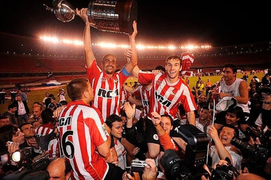 A 16 años de la consagración del Pincha en el Mineirao