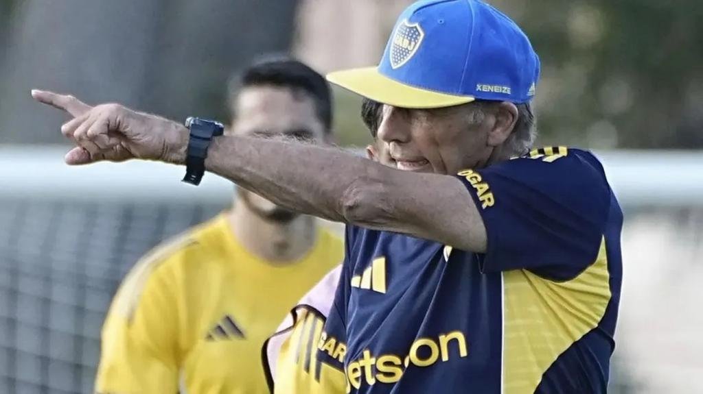Russo le pidió a Riquelme no retirarse del mercado