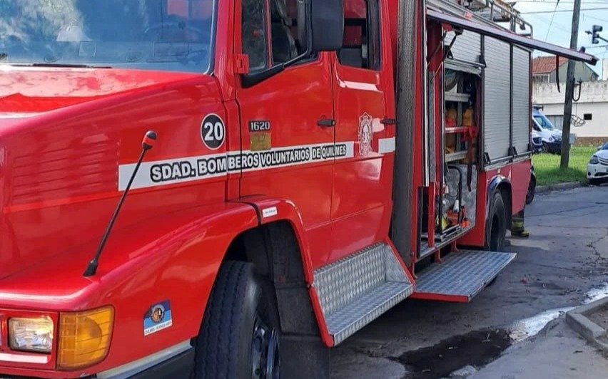 Bomberos de Quilmes controlaron rápidamente un incendio en una vivienda