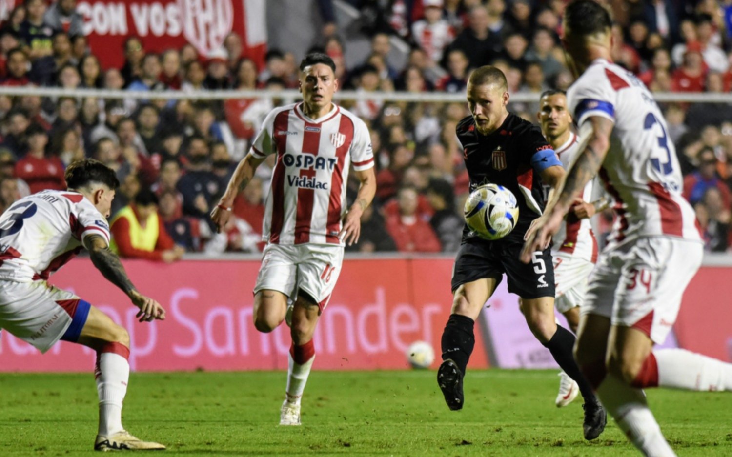 Santiago Ascacibar habló de la actualidad de Estudiantes, sobre Eduardo Domínguez y la Selección: "Quiero darle lo mejor al club"