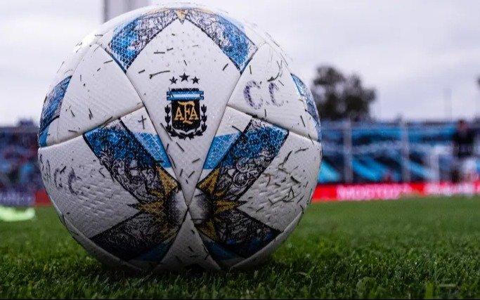La AFA confirmó el regreso "paulatino" de los visitantes al fútbol argentino: cómo será y cuándo empieza