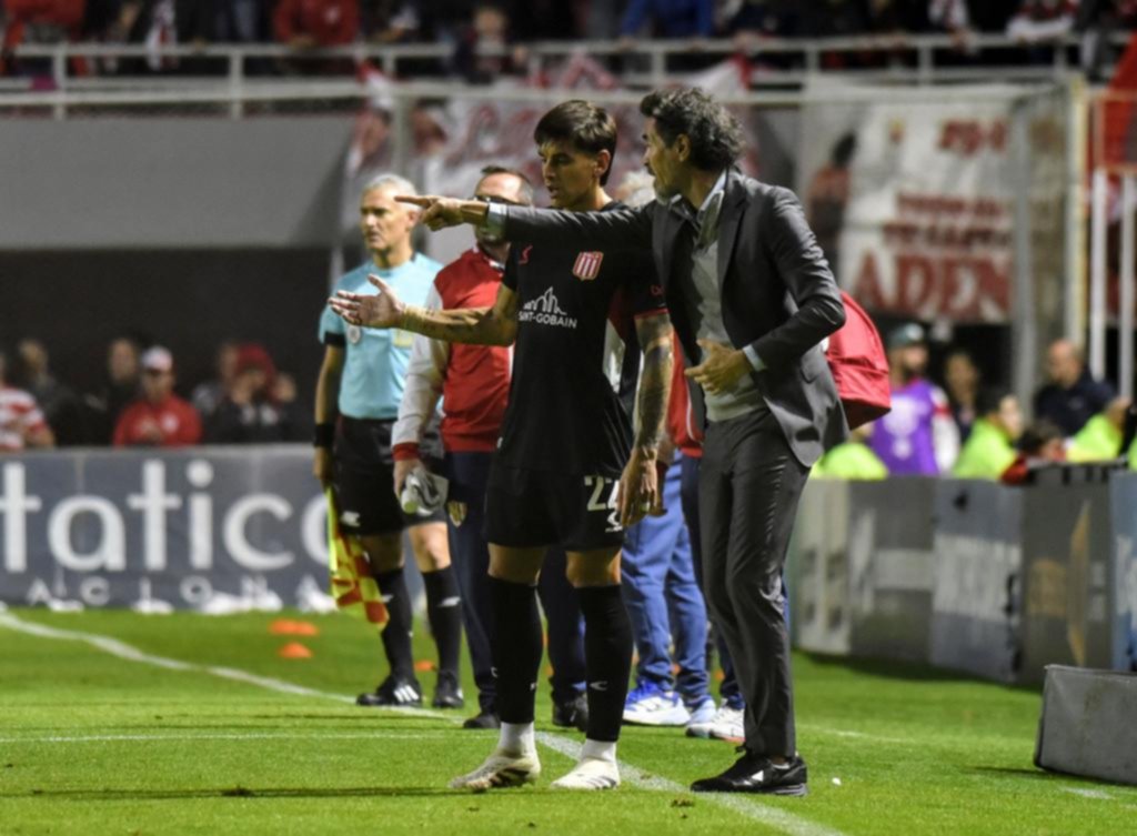 Estudiantes: la continuidad Domínguez recibió respaldo de los jugadores
