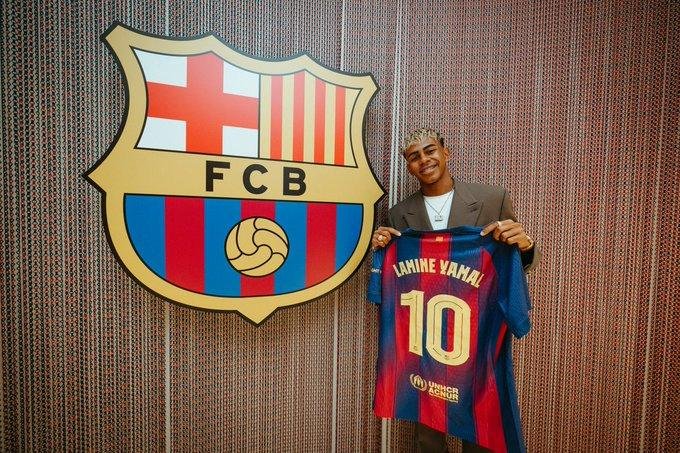Barcelona y su “10” mitad Messi y Maradona