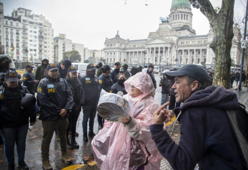 Fuerte operativo en la marcha de los jubilados