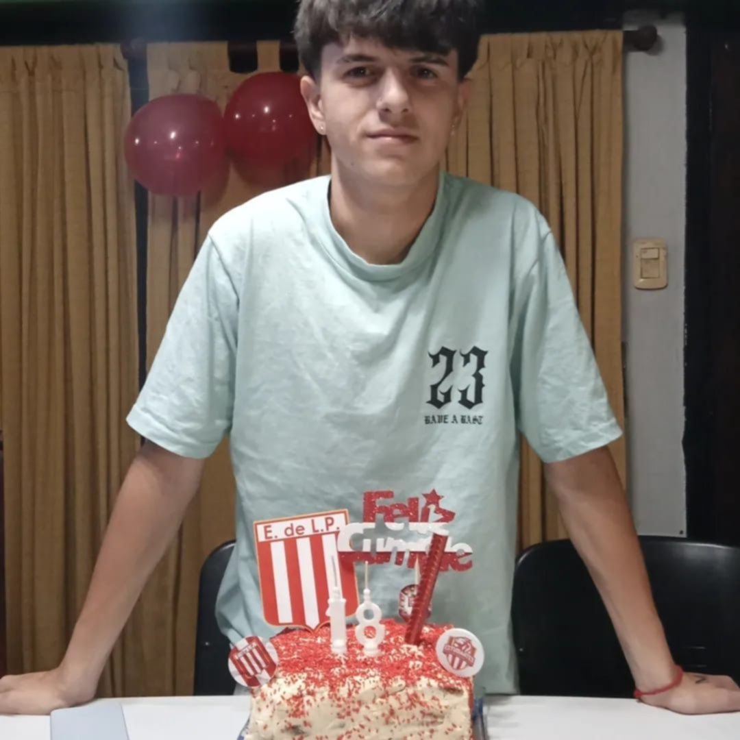 ¿Quién es el joven rugbier de La Plata que viajó a España y está internado en coma? El crudo relato de la familia