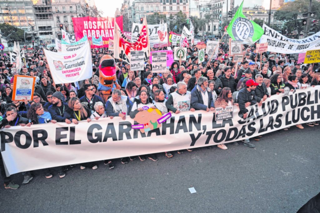 Gremios y la izquierda se sumaron a la marcha en defensa del Garrahan