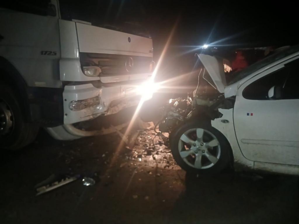 Manejaba por ruta 36 y se estrelló contra un camión