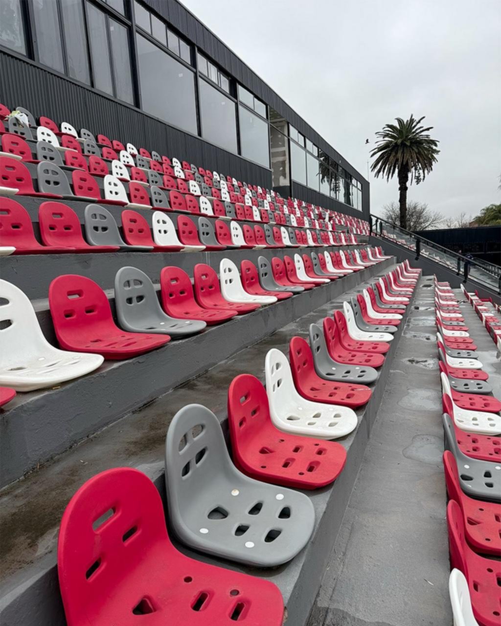 Barracas reinauguró el estadio “Chiqui” Tapia