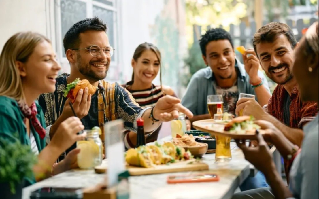 Día del Amigo: salidas, asados y regalos con gasto promedio de $32.270