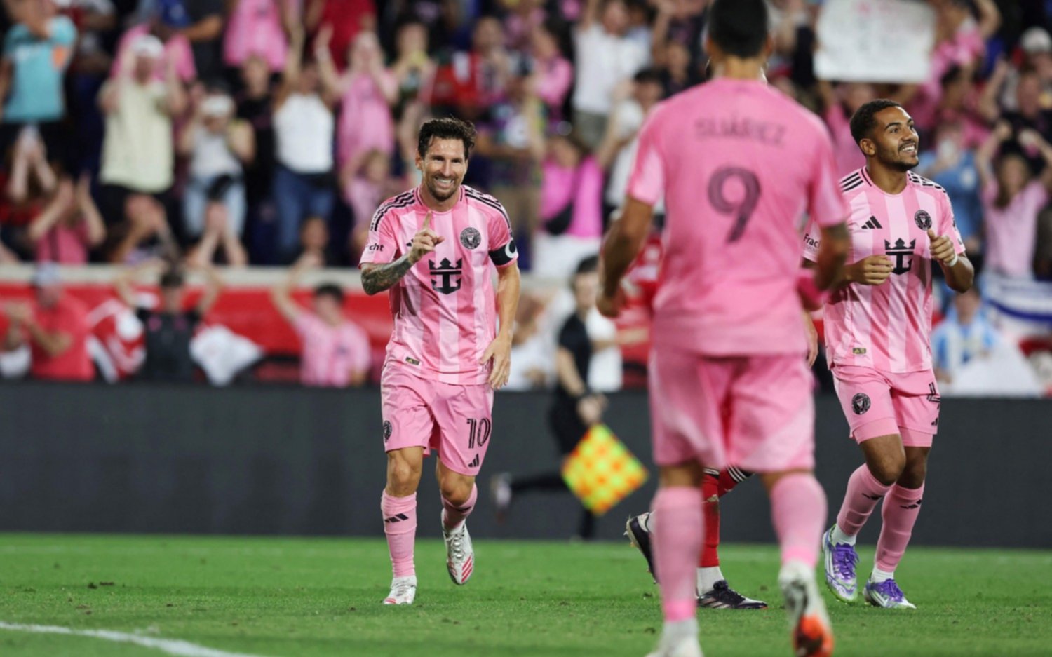 Con un doblete y una asistencia de Lionel Messi, Inter Miami goleó 5 a 1 al New York Red Bull 