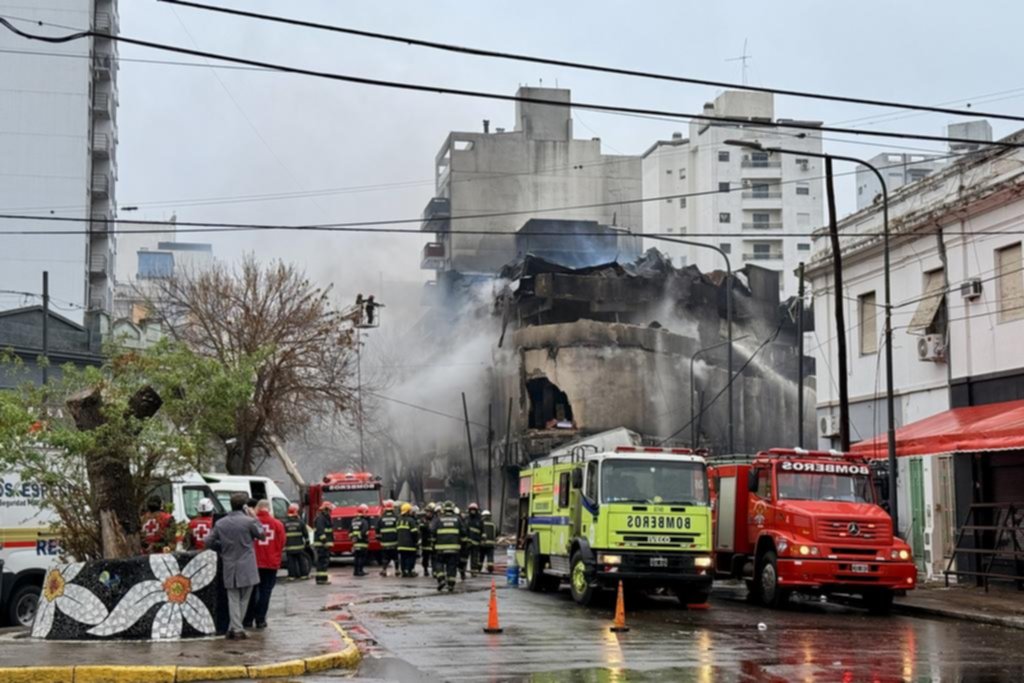 Incertidumbre por la seguridad de los edificios linderos al incendio