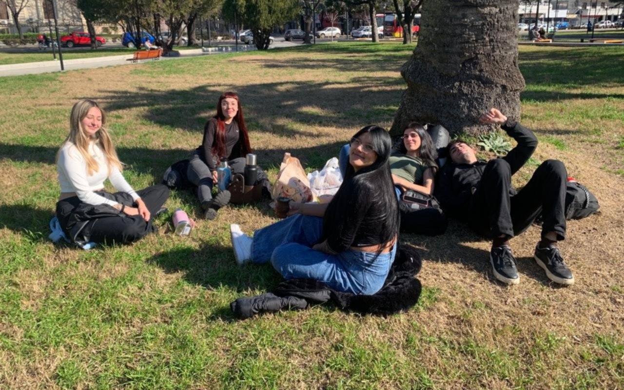 Picnic, bares y salidas al aire libre: La Plata celebra el Día del Amigo