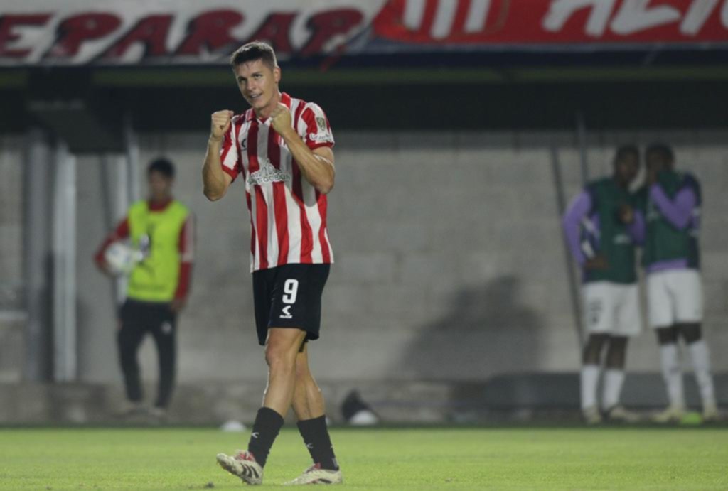 El León quiere volver a ganar para mantener a Domínguez