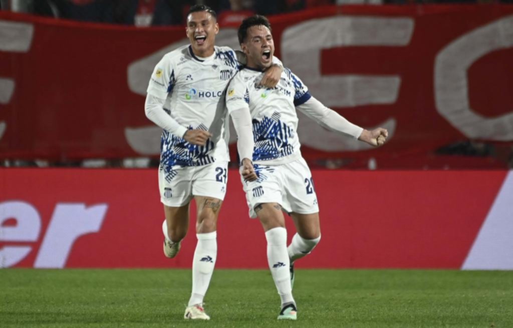 La T de Tevez dio el golpe en Avellaneda