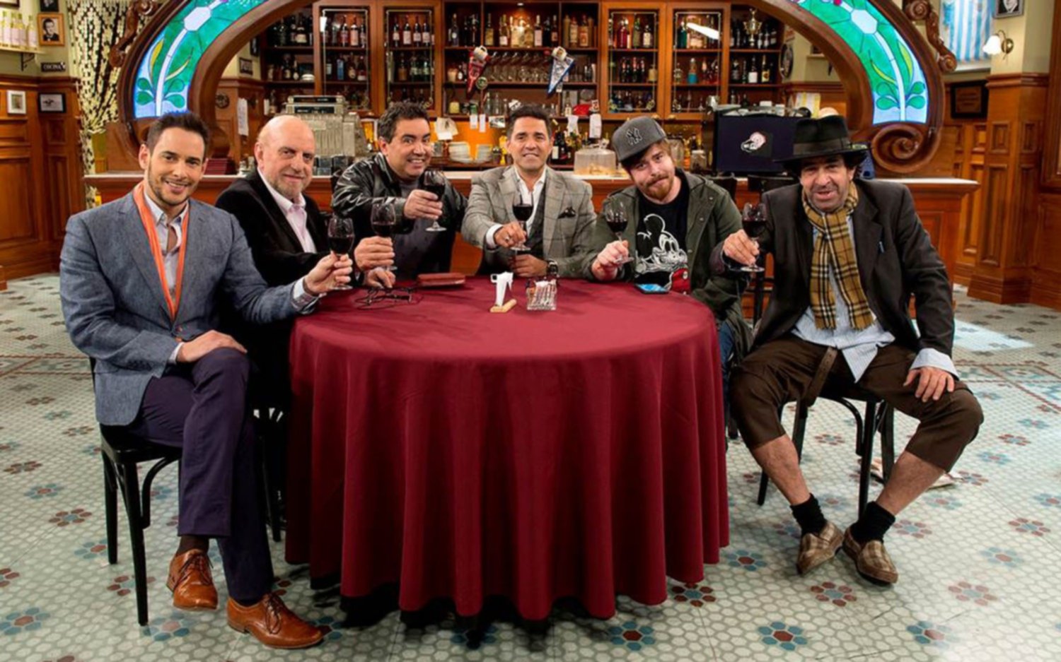 Regresa "Polémica en el bar" a la televisión: hay fecha y tiene conductor designado