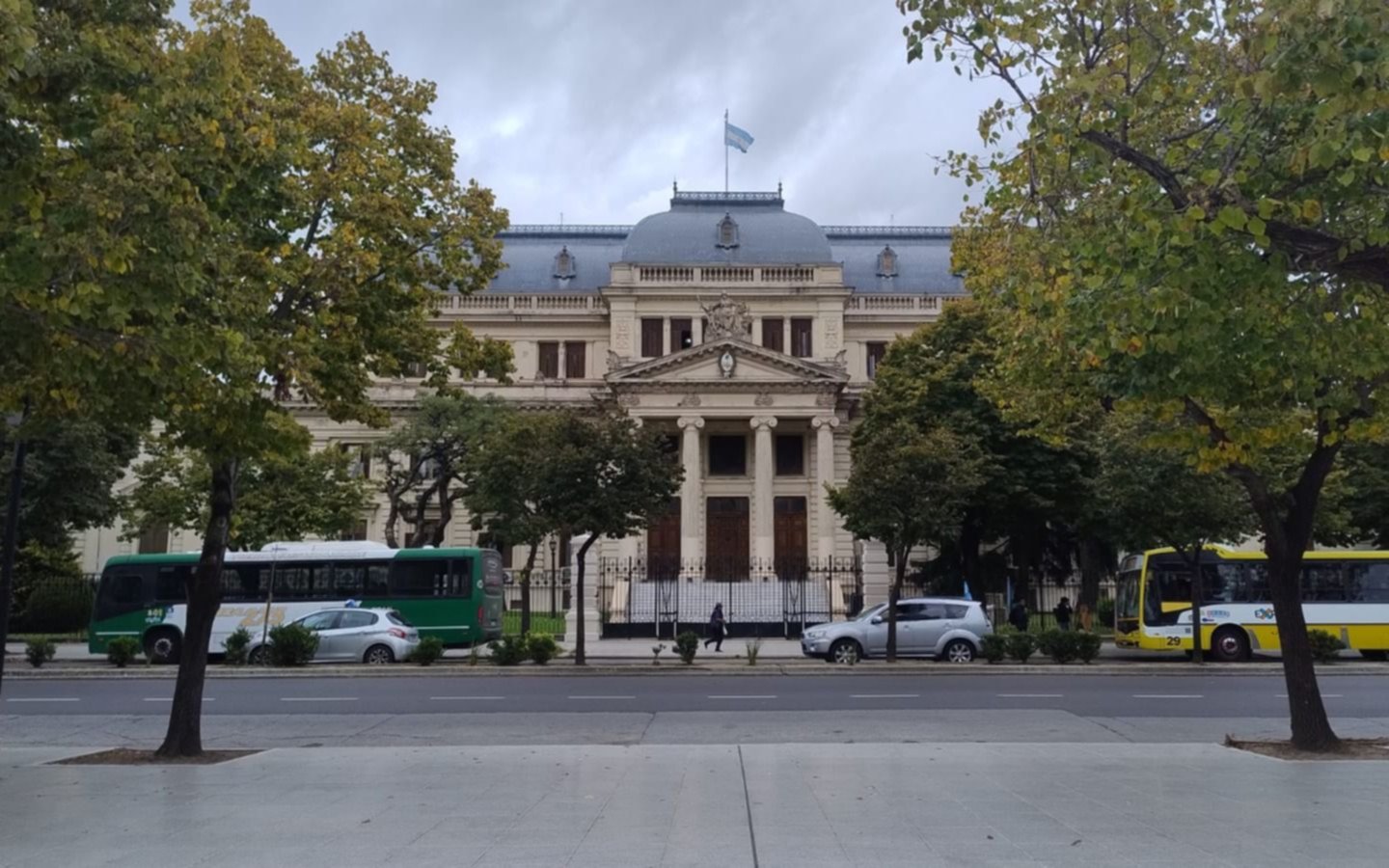 Ñoquis en la Legislatura bonaerense: un pedido de juicio oral y un sobreseimiento en la causa que investiga desvíos millonarios