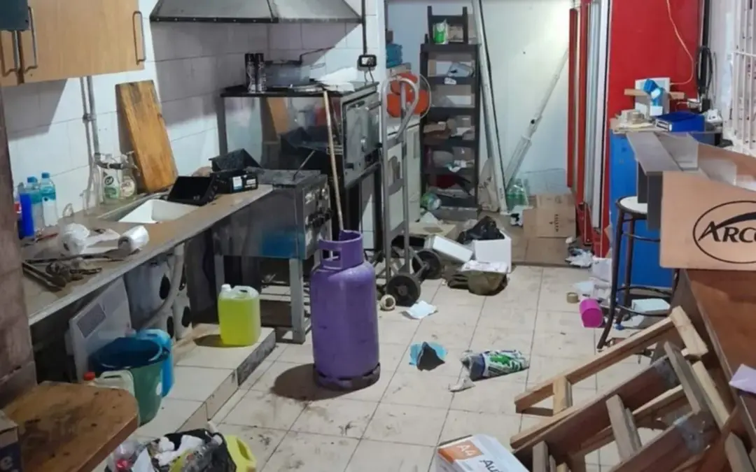 Con los chicos no: robaron y provocaron destrozos en un club de fútbol de Villa Elisa