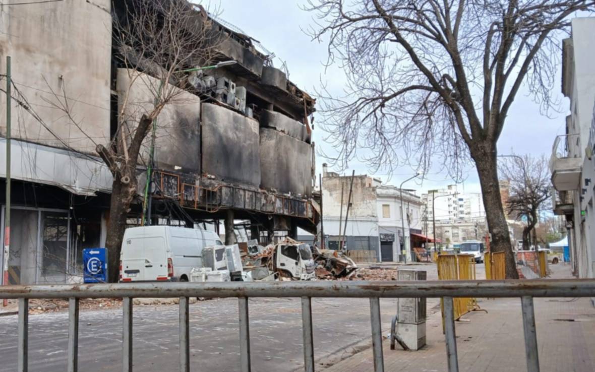 La justicia autorizó la demolición del depósito incendiado en La Plata