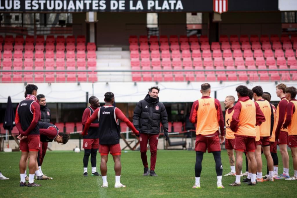 Con la defensa herida, Estudiantes se rearma para enfrentar a Racing: qué equipo piensa Domínguez