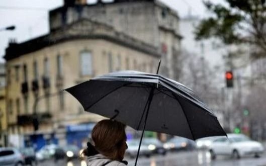 Viernes con lluvias y se viene la ola de frío a La Plata: cuando para y cómo estará el tiempo el finde