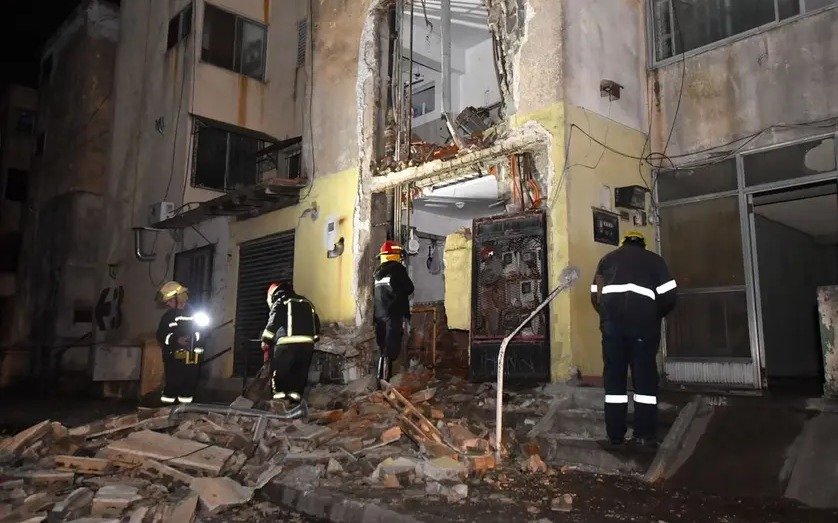 Explosión y derrumbe en Florencio Varela: tres personas resultaron heridas