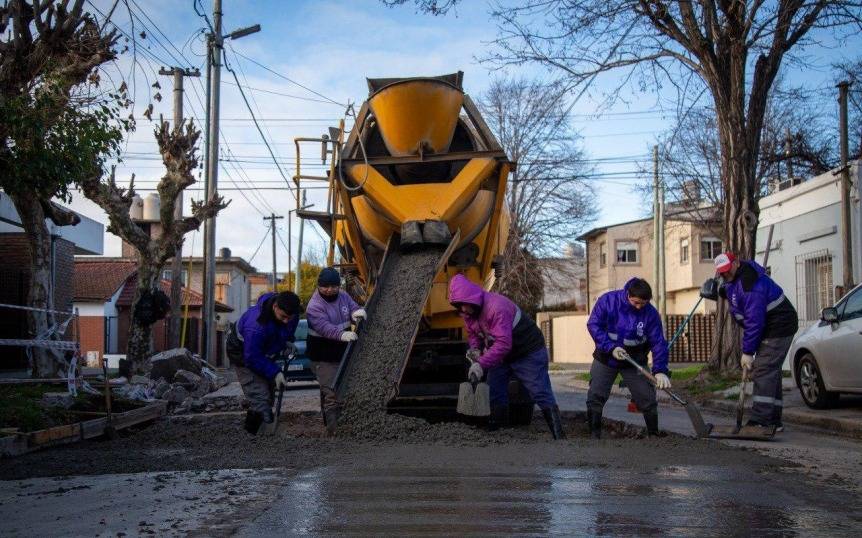 Nuevos pavimentos y bacheo en Quilmes 